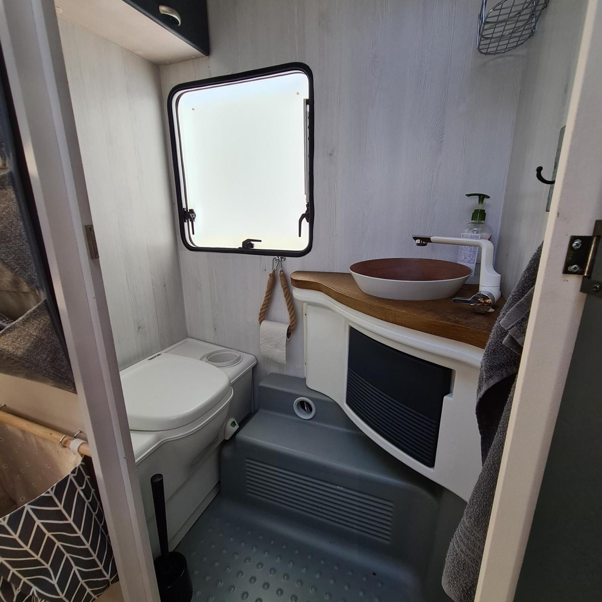 Louise'S Camper Hotel Neusiedl an der Zaya Exterior foto
